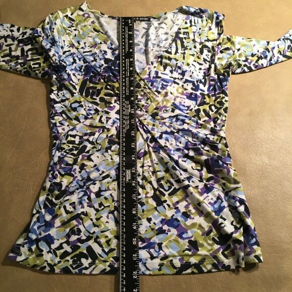 𝅺cable & GAUGE Fitted Pullover Top, Blue/White/Black/Purple print, NWOT, Size S - Picture 8 of 9